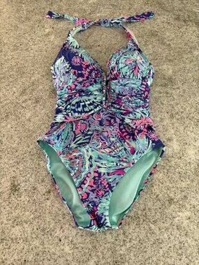 Lilly Pulitzer Lanai Halter One-Piece swimsuit excellent condition women’s 6